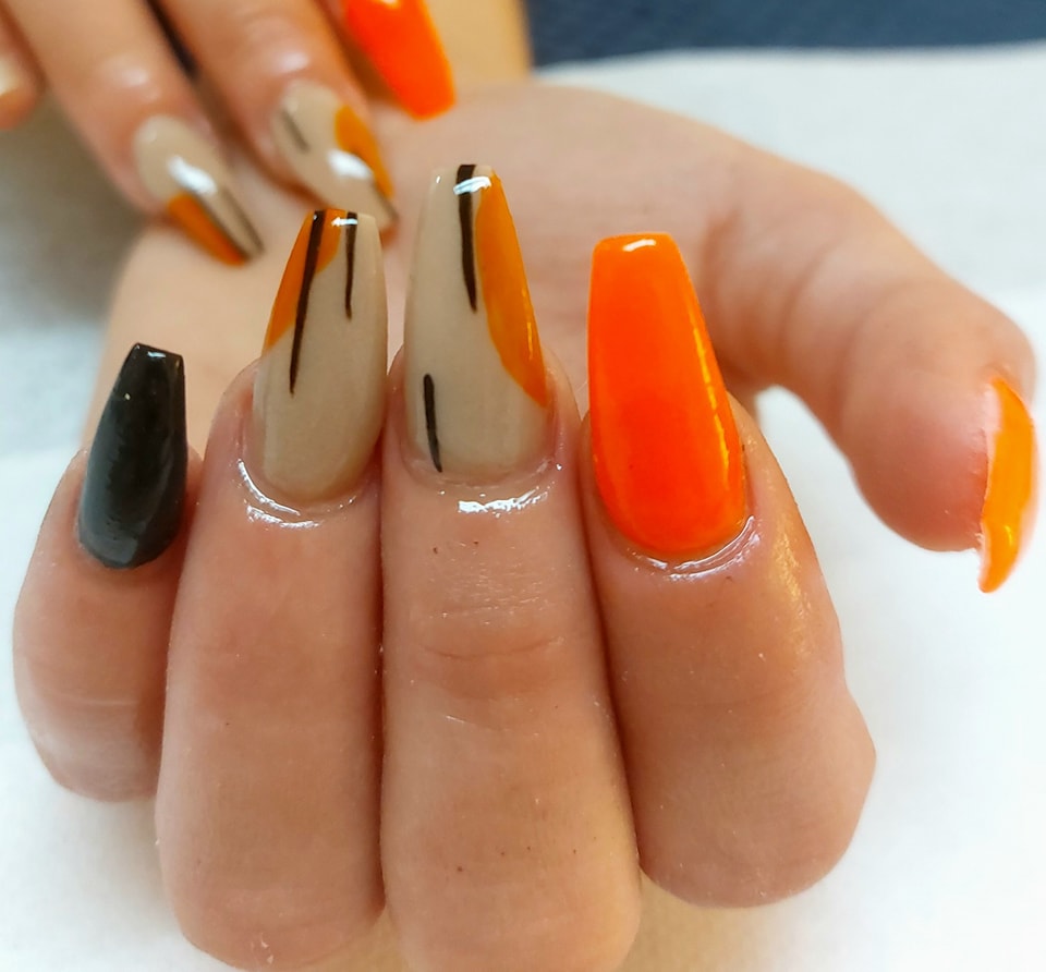 Nail Art Orange & Noir